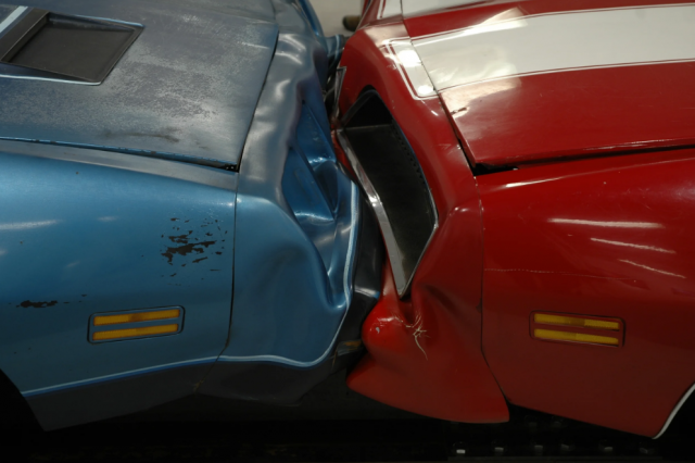 Скульптура «Медленная неизбежная смерть американского маслкара»