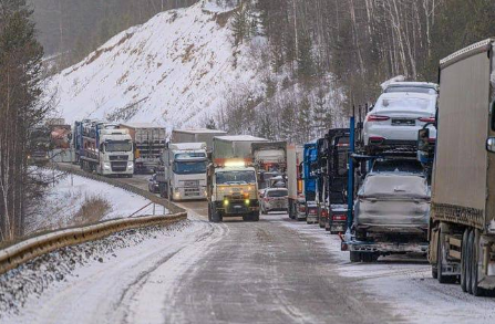 Гигантская пробка длиной 100 км