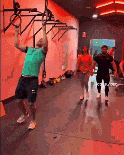 Подборка гифок -  03.12.2025