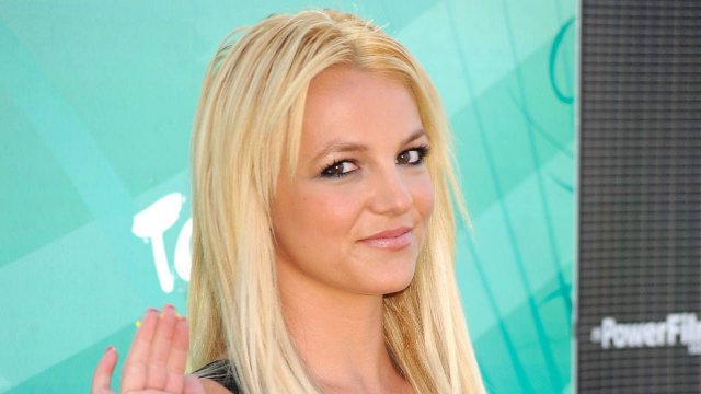 Бритни Спирс отметила 44-летие горячим танцем