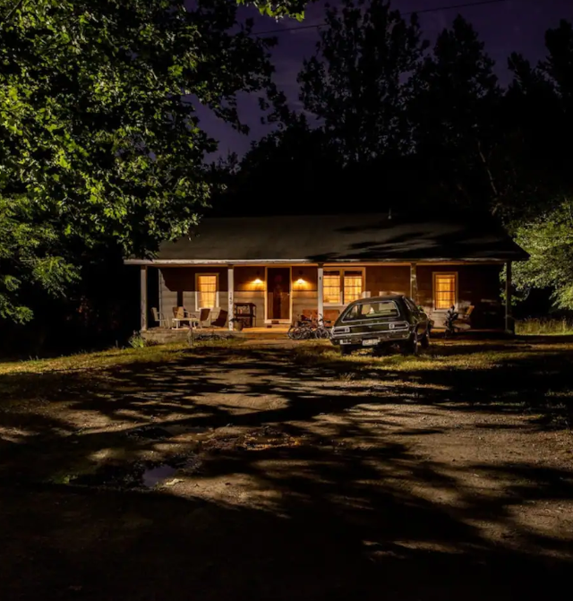 Дом из «Очень странных дел» на AirBnB