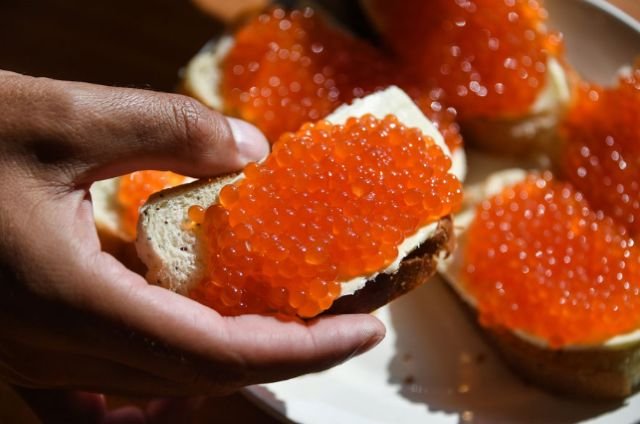 чем опасная красная икра