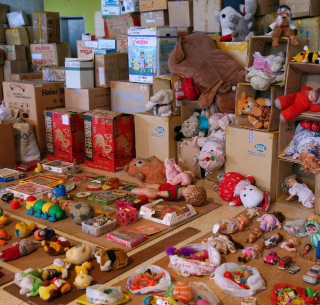 Иллюстрация из 10 000 вещей, найденных матерью. Иллюстрация из 10 000 вещей, найденных матерью.