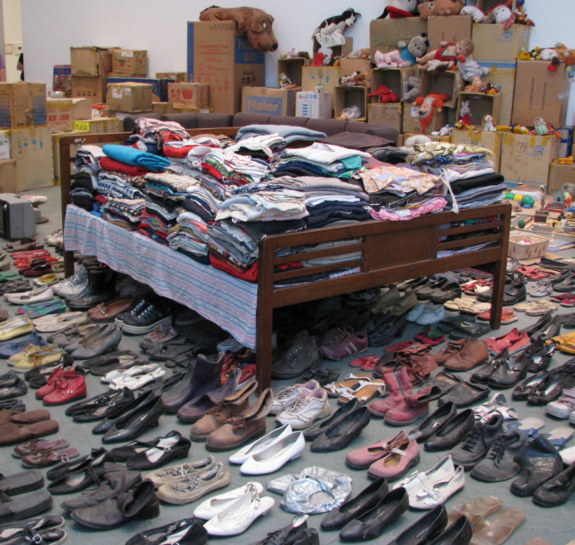 Иллюстрация из 10 000 вещей, найденных матерью. Иллюстрация из 10 000 вещей, найденных матерью.