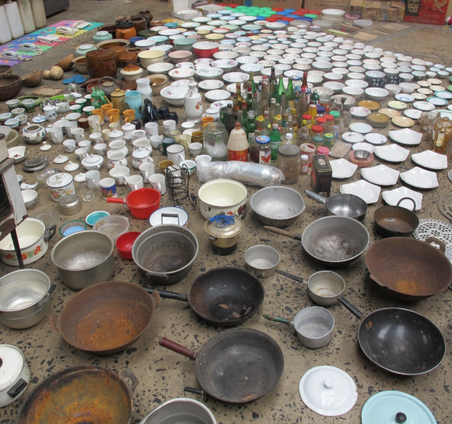 Иллюстрация из 10 000 вещей, найденных матерью. Иллюстрация из 10 000 вещей, найденных матерью.