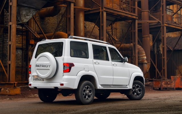 УАЗ показал новый Патриот — это первый рестайлинг за 10 лет