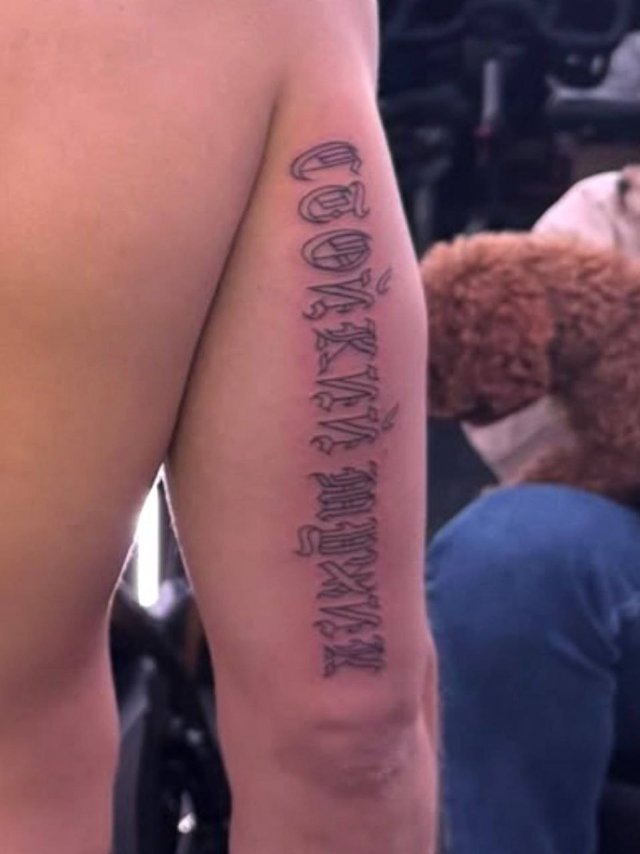 Португалец Рубен Диас, играющий за Манчестер Сити, набил на руке татуировку на русском языке Португалец Рубен Диас, играющий за Манчестер Сити, набил на руке татуировку на русском языке