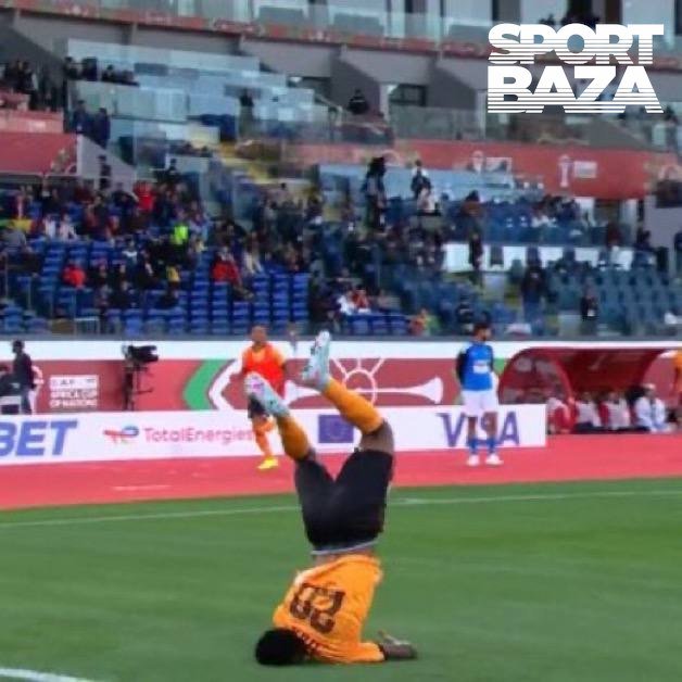 Футболист сборной Замбии Патсон Дака едва не сломал шею