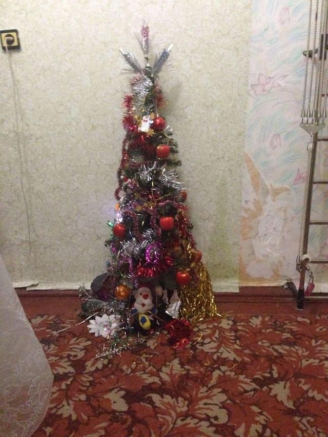 Как выглядели домашние новогодние елки в России 1990-х годов