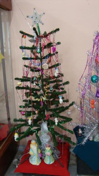 Как выглядели домашние новогодние елки в России 1990-х годов