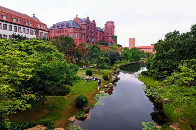 Ничего особенного, просто кампус Huawei в Китае