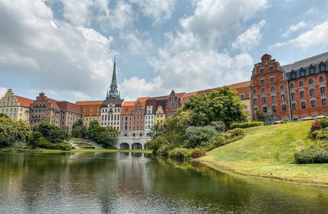 Ничего особенного, просто кампус Huawei в Китае