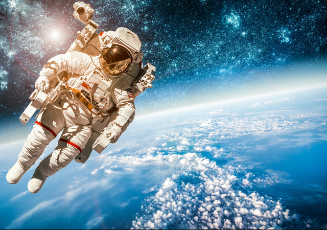 Роскосмос планирует построить лунную станцию