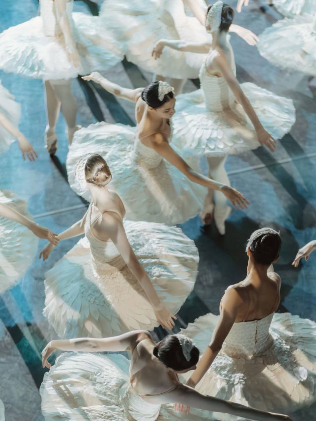 Не только "Щелкунчик": в Михайловском театре можно посмотреть и "Лебединое озеро"