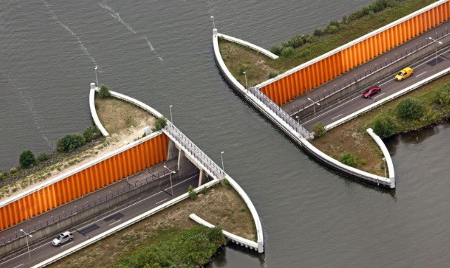 Акведук в Велювемере