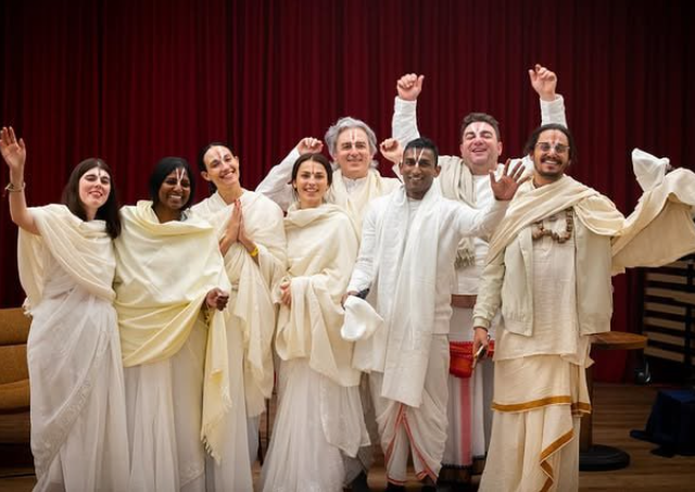 Сати Казанова стала монахиней