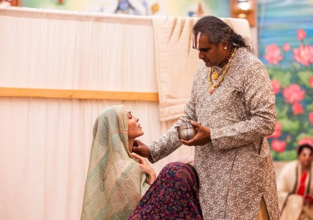 Сати Казанова стала монахиней