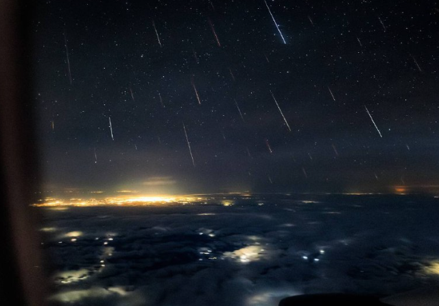 Метеорный поток: вид с самолета