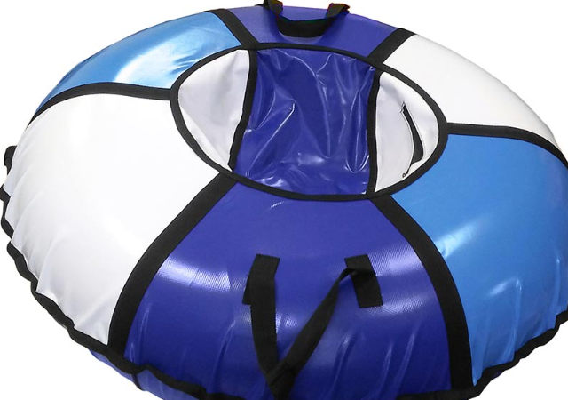 В Москве девушка получила перелом после катания на ватрушке