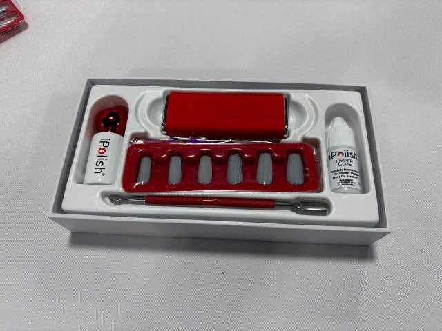 Девочки, боевая тревога: появились кибер-ноготочки iPolish, которые умеют менять цвет