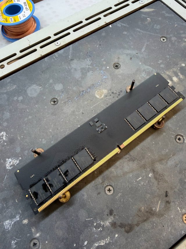 Российский умелец собрал себе рабочую плашку DDR5 на 32 ГБ