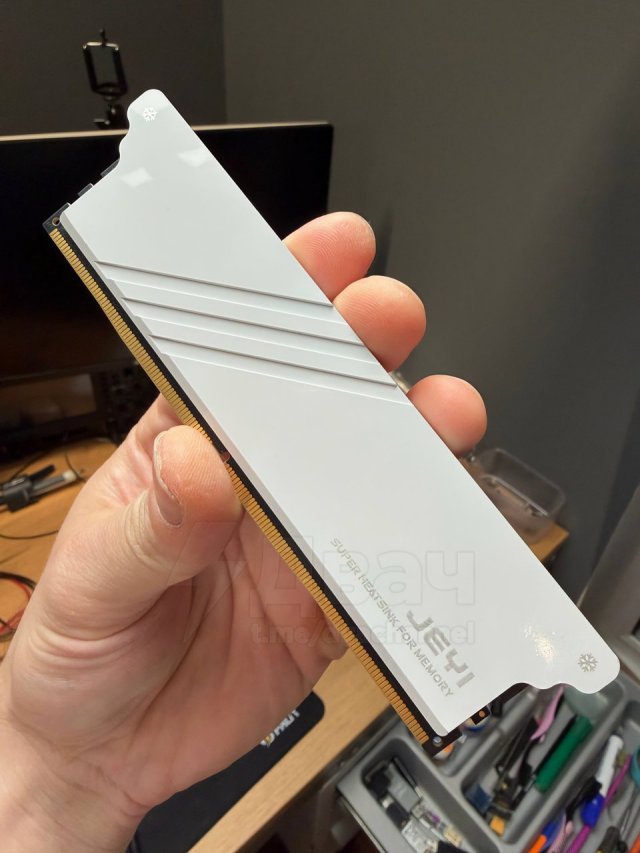 Российский умелец собрал себе рабочую плашку DDR5 на 32 ГБ