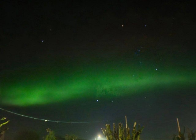 Яркое северное сияние наблюдали жители многих регионов России