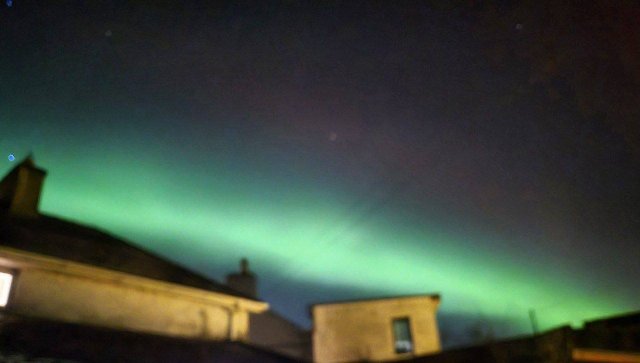 Яркое северное сияние наблюдали жители многих регионов России