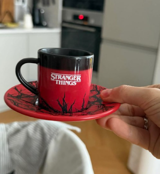 Кофеварка «Очень странные дела»