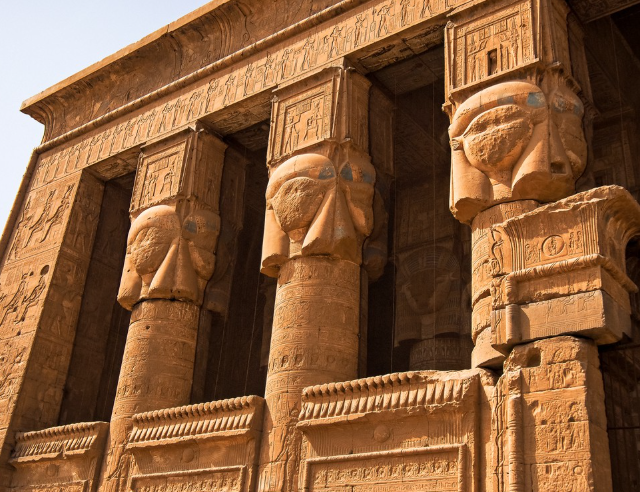 Храм Дендеры