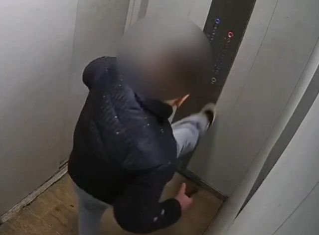 ломает лифт