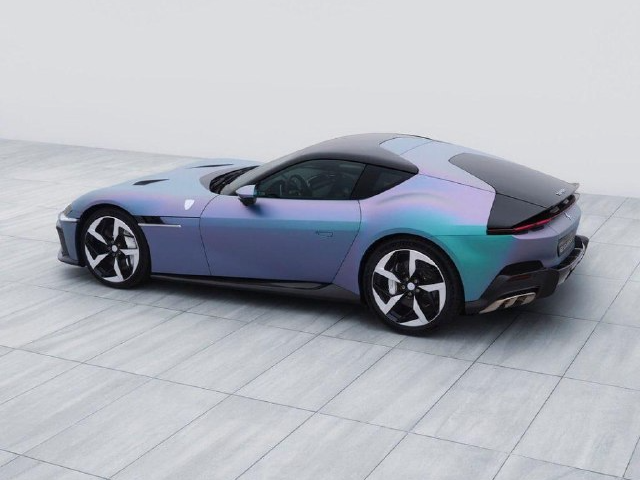 Спорткар-хамелеон от Ferrari