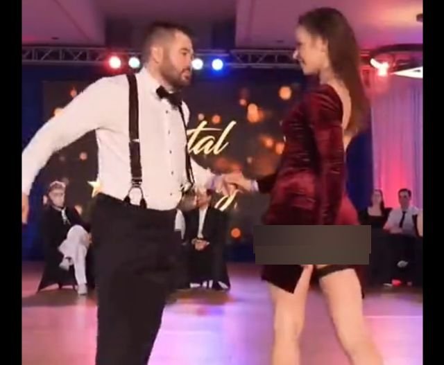 девушка в подвязках