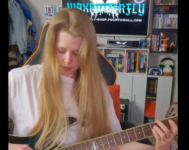 девушка рок-гитаристка