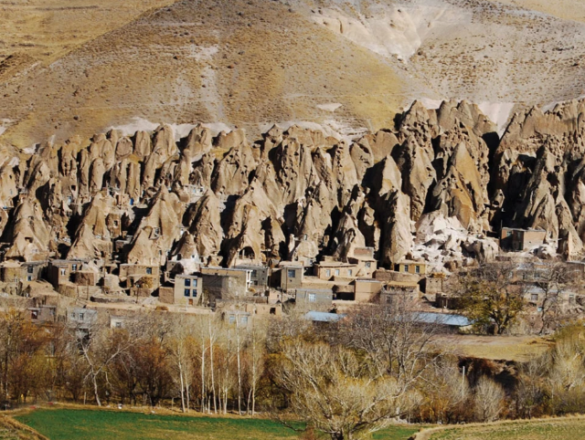 Кандован - город в скалах