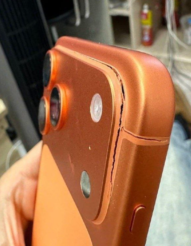 Новый iPhone 17 Pro оказался слишком хрупким: корпус трескается даже под чехлом
