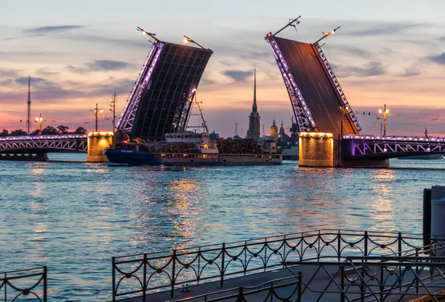 Взгляд на Петербург глазами The Sims