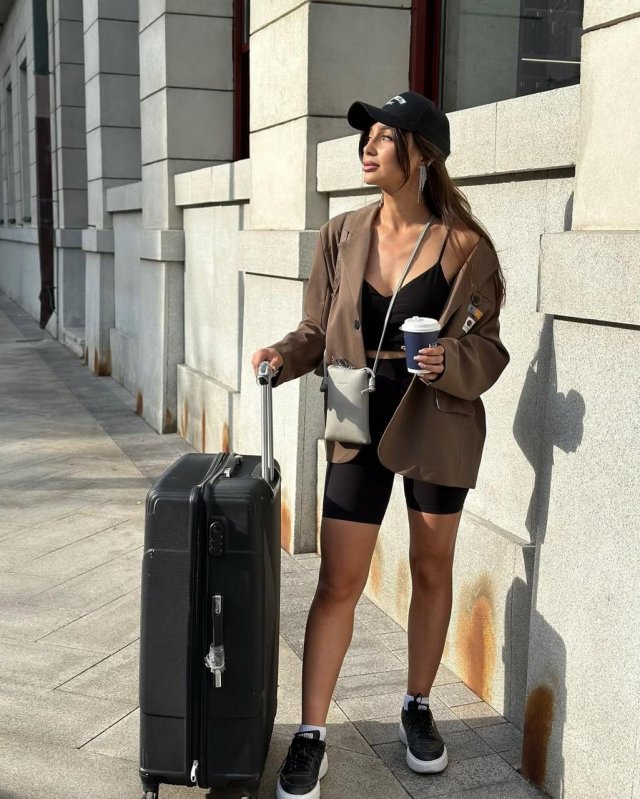 Лилия Киосе - горячая девушка Михаила Галустяна, который ушел от жены после 19 лет брака