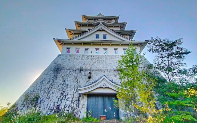 В Японии продают шестиэтажный замок по цене однокомнатной квартиры.