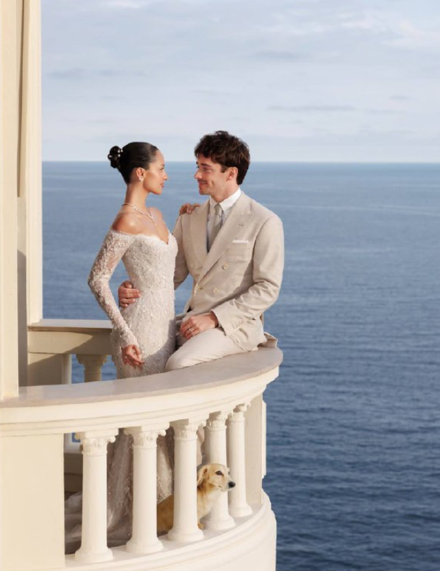 Главный герой на свадьбе популярного гонщика