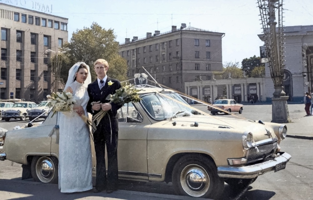 Молодожены на площади Ленина, 1965-1970 год.