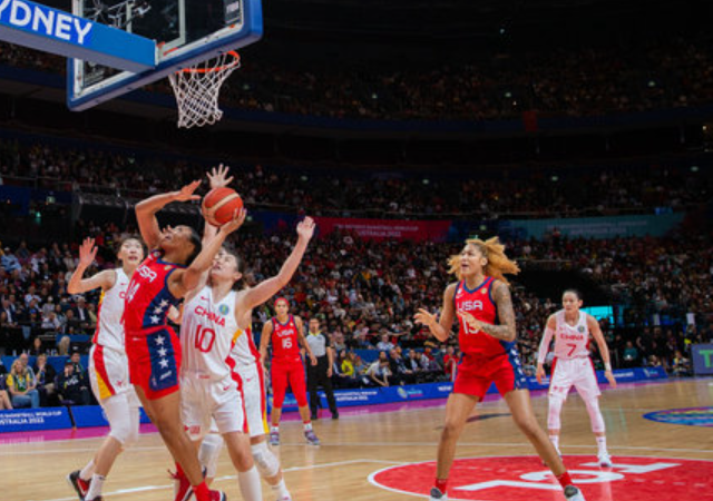 Бой женщин-баскетболисток