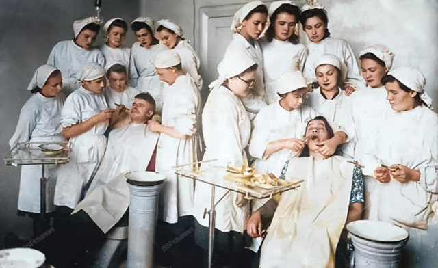 Практика второкурсников иркутского стоматологического института. Иркутск, 1946 год.