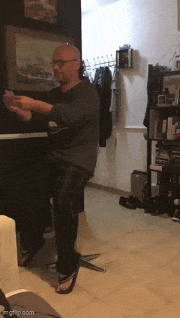 Забавная гифка 8