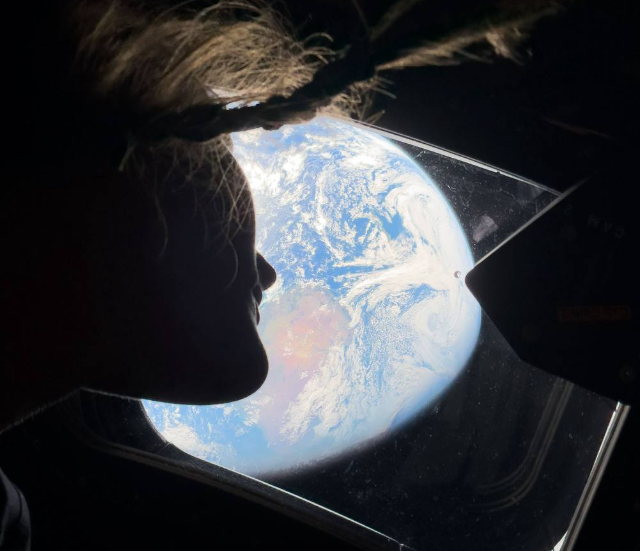 NASA опубликовало новые снимки космоса, включая редкое лунное затмение с обратной стороны Луны