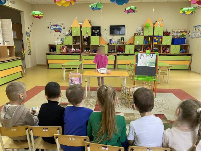 В российских детских садах, школах и вузах прошёл «День беременных»