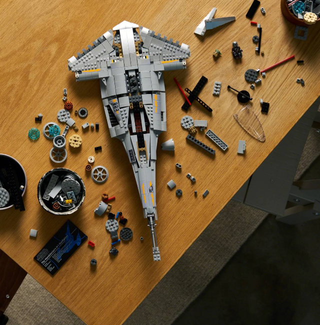 LEGO представил крупный космический истребитель из вселенной Star Wars