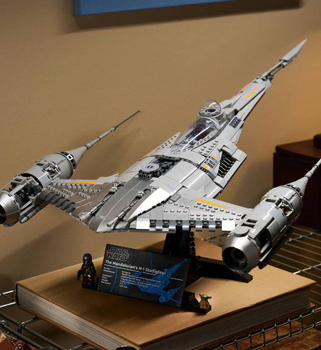 LEGO представил крупный космический истребитель из вселенной Star Wars
