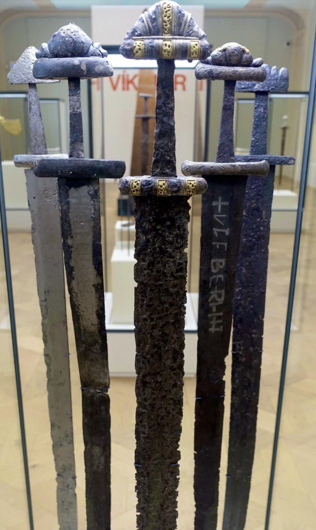 1. Мечи Ульфберта. 800-1000 гг. н.э.
