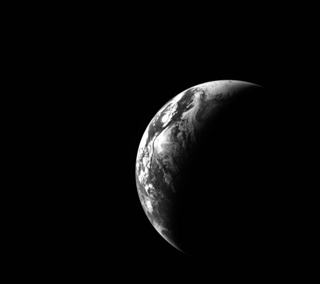 NASA опубликовало крупный архив снимков миссии «Артемида-2»